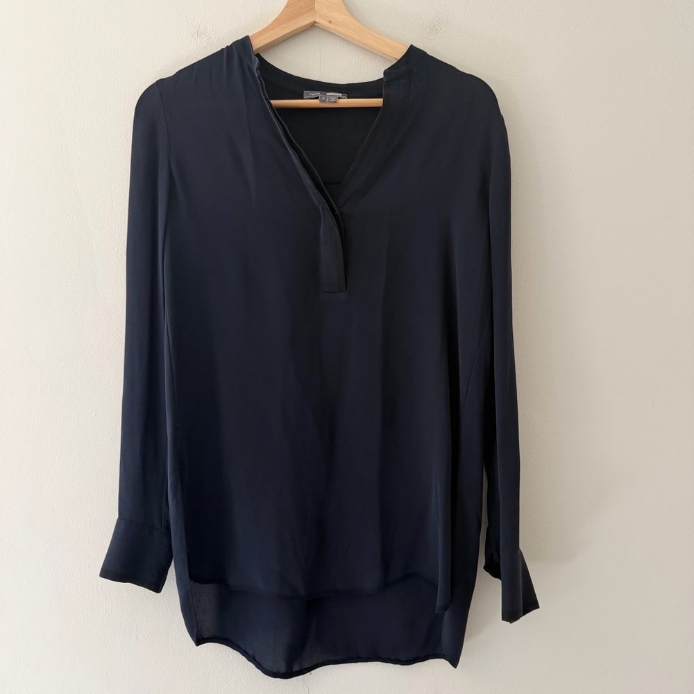 Vince Silk Blouse Navy Black Trim Split Neck Size 4 Quiet Luxury Minimalist